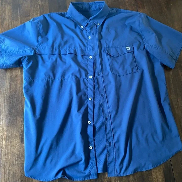 Huk Outdoors Men's Blue Short Sleeve Shirt - Picture 1 of 2